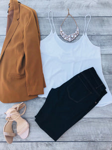 How to wear Vivacious Statement Necklaces