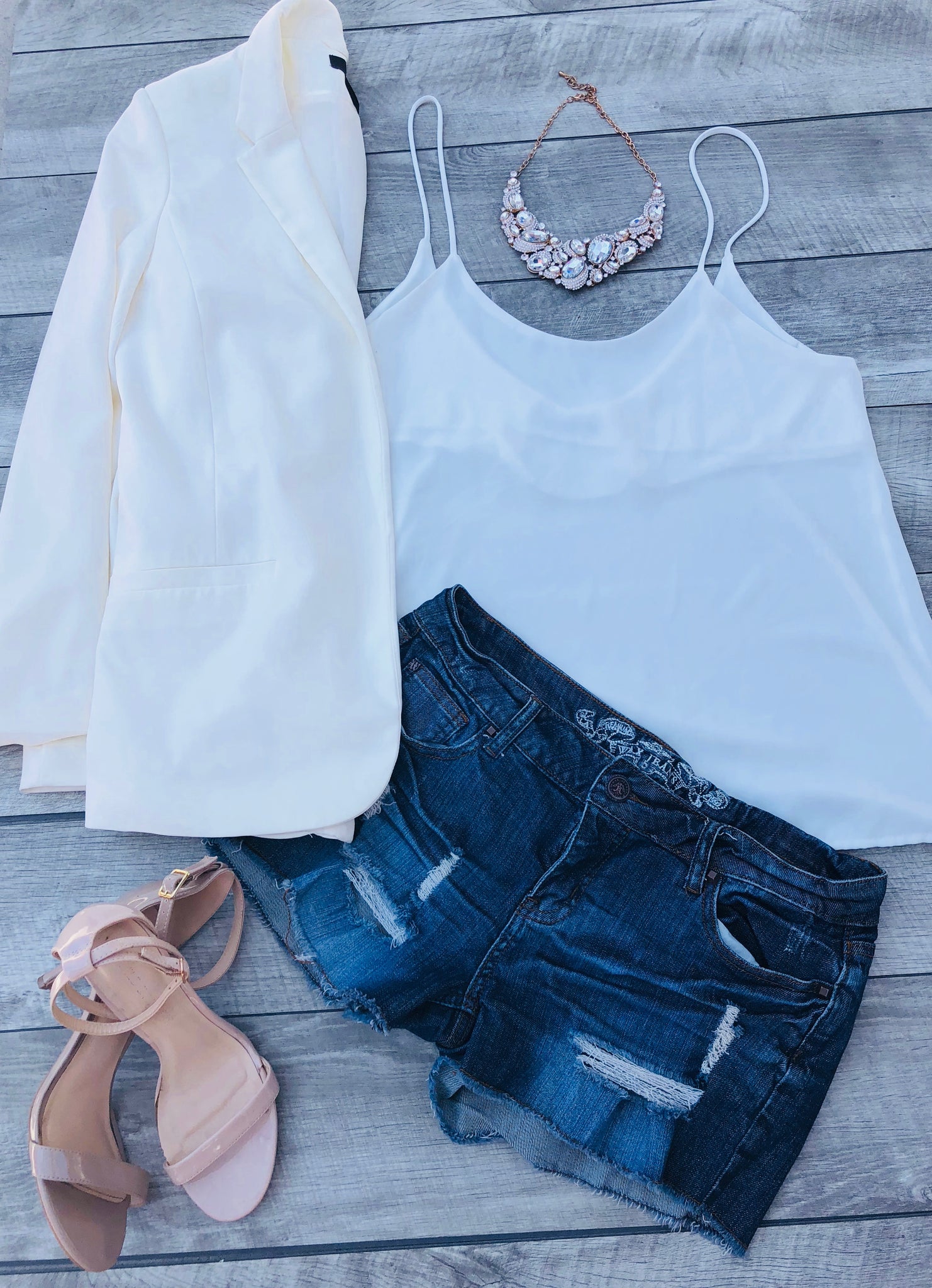 Ideas on How to wear Vivacious Statement Necklaces